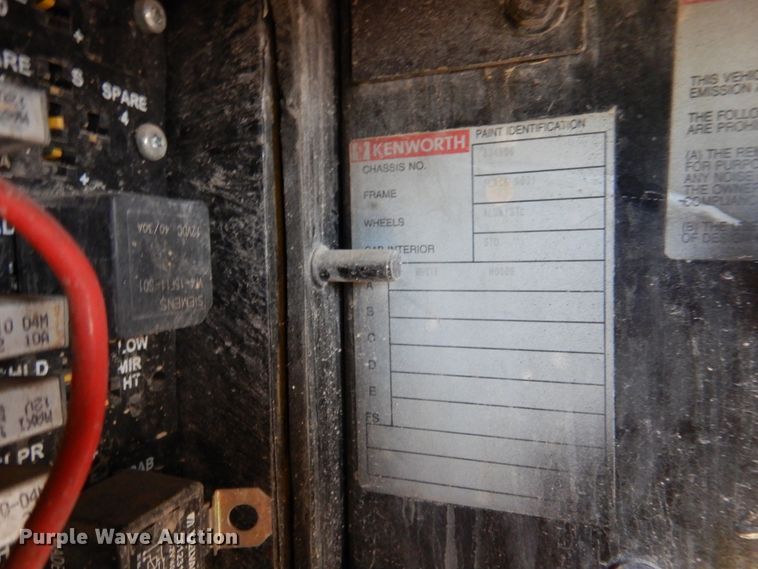 image for item DM6389 1999 Kenworth T800  water truck