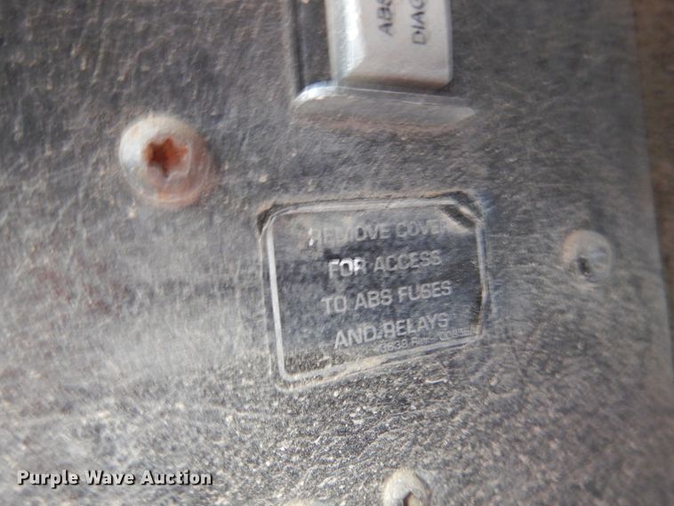 image for item DM6389 1999 Kenworth T800  water truck