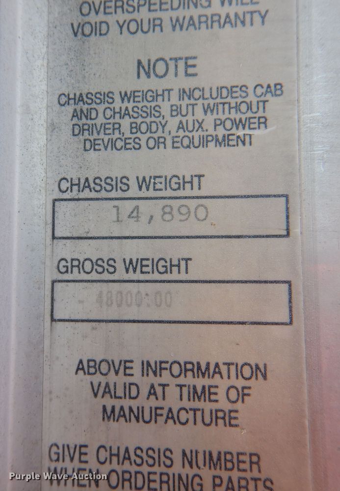 image for item DM6389 1999 Kenworth T800  water truck