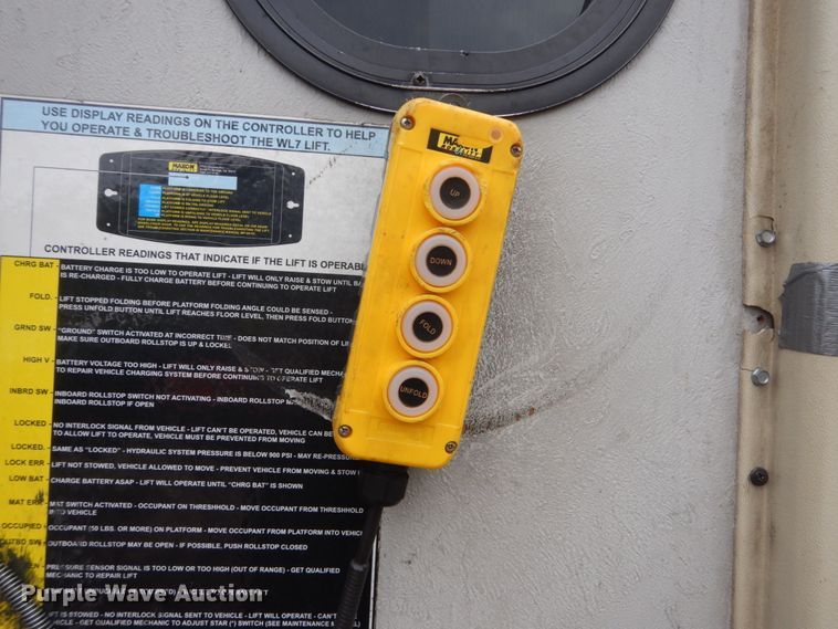 image for item HI9978 2010 Ford F650 Super Duty  shuttle bus