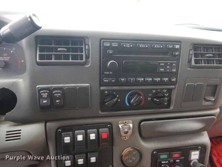 image for item HI9978 2010 Ford F650 Super Duty  shuttle bus