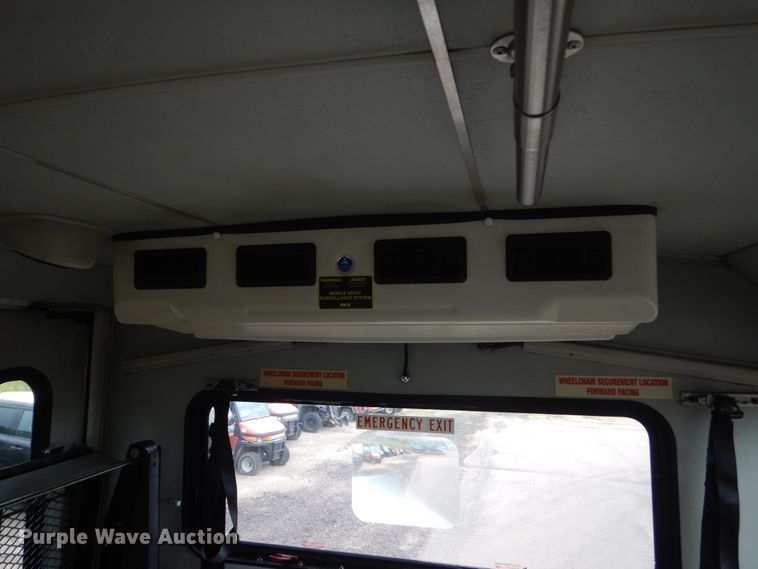 image for item HI9978 2010 Ford F650 Super Duty  shuttle bus