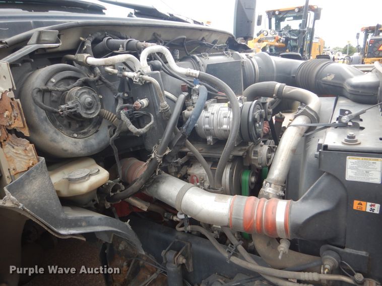 image for item HI9978 2010 Ford F650 Super Duty  shuttle bus