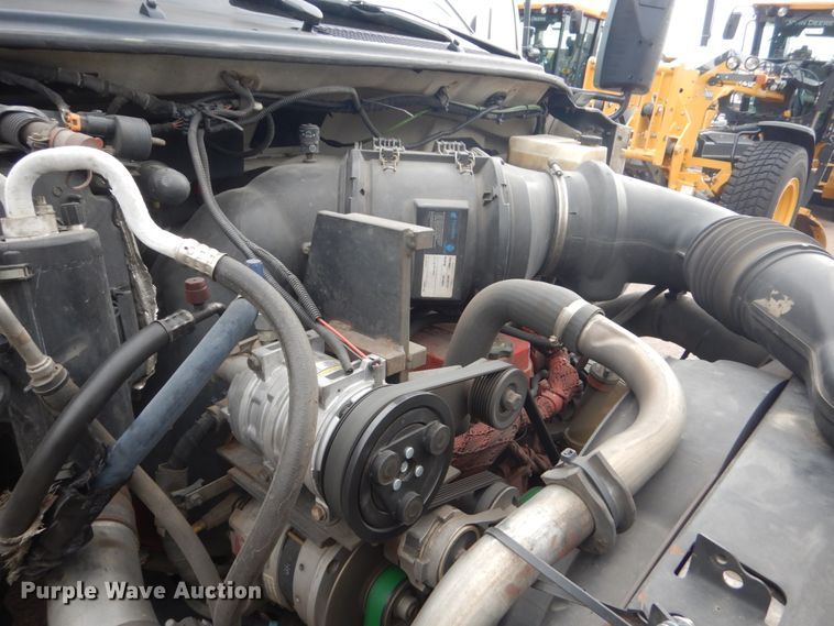 image for item HI9978 2010 Ford F650 Super Duty  shuttle bus