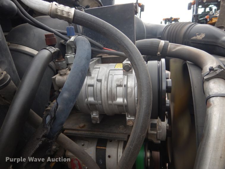 image for item HI9978 2010 Ford F650 Super Duty  shuttle bus