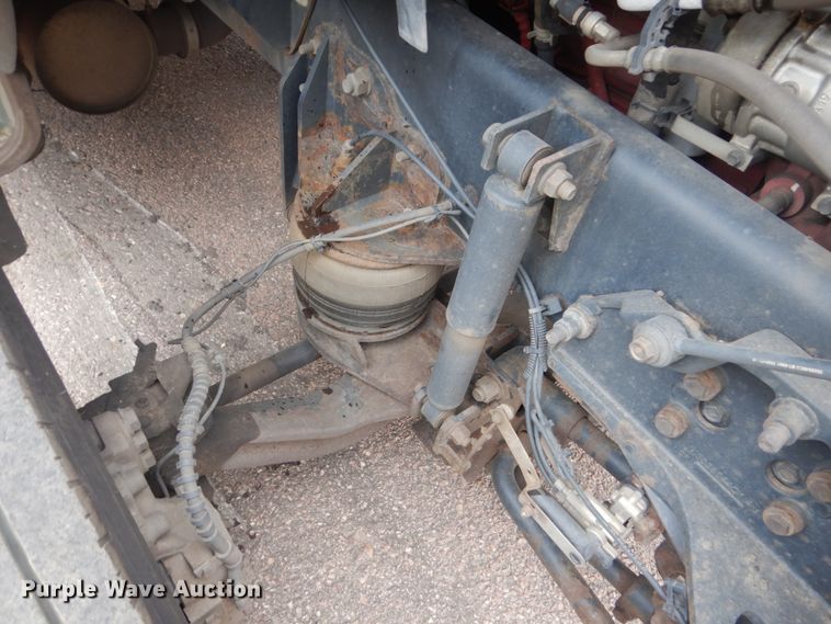 image for item HI9978 2010 Ford F650 Super Duty  shuttle bus