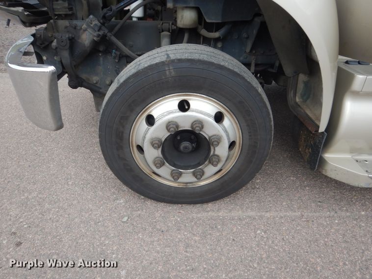 image for item HI9978 2010 Ford F650 Super Duty  shuttle bus