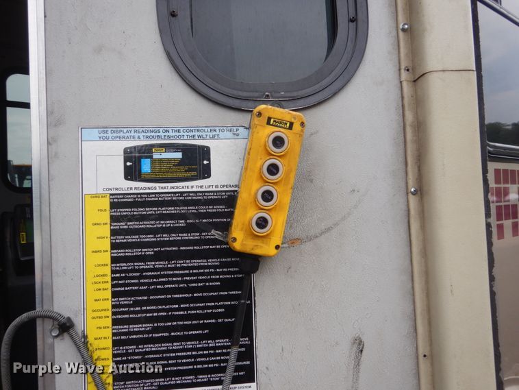 image for item HI9979 2010 Ford F650 Super Duty  shuttle bus