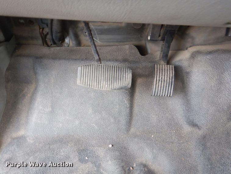 image for item HI9979 2010 Ford F650 Super Duty  shuttle bus