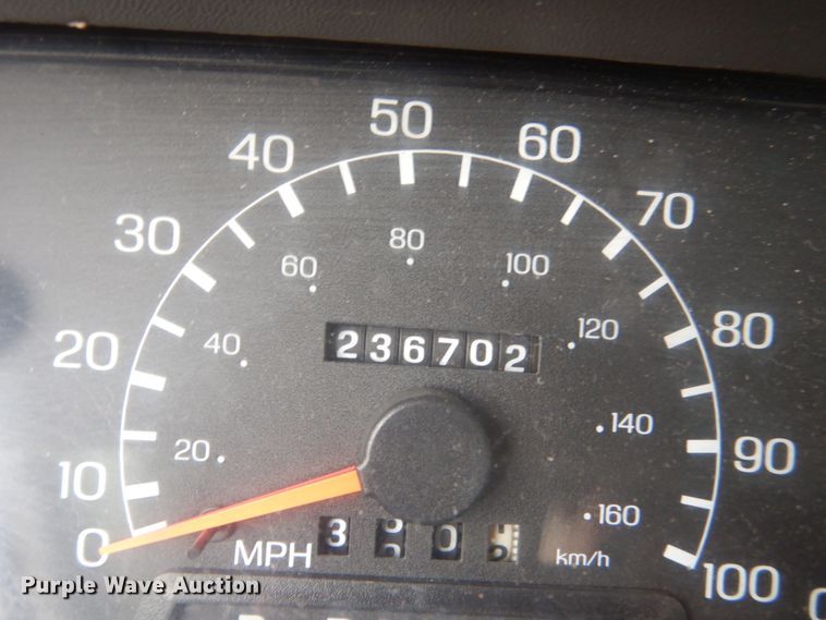 image for item HI9979 2010 Ford F650 Super Duty  shuttle bus