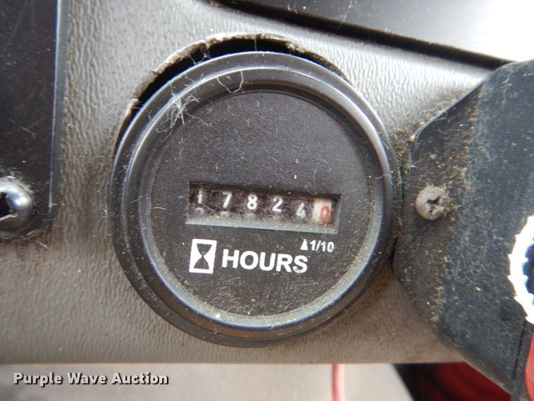 image for item HI9979 2010 Ford F650 Super Duty  shuttle bus