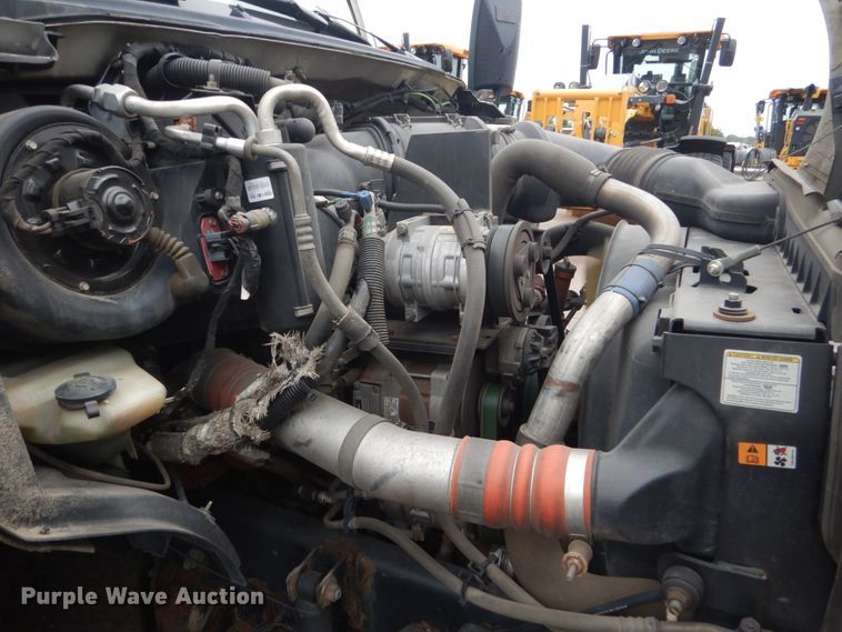 image for item HI9979 2010 Ford F650 Super Duty  shuttle bus