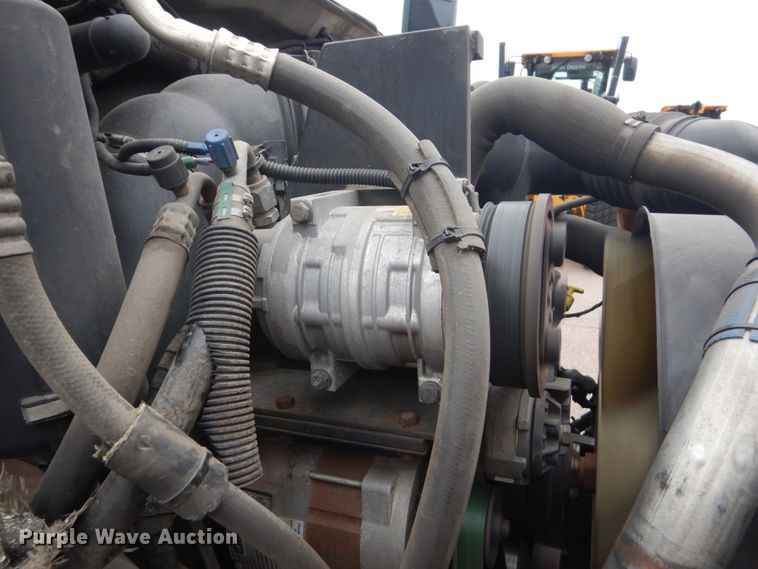 image for item HI9979 2010 Ford F650 Super Duty  shuttle bus