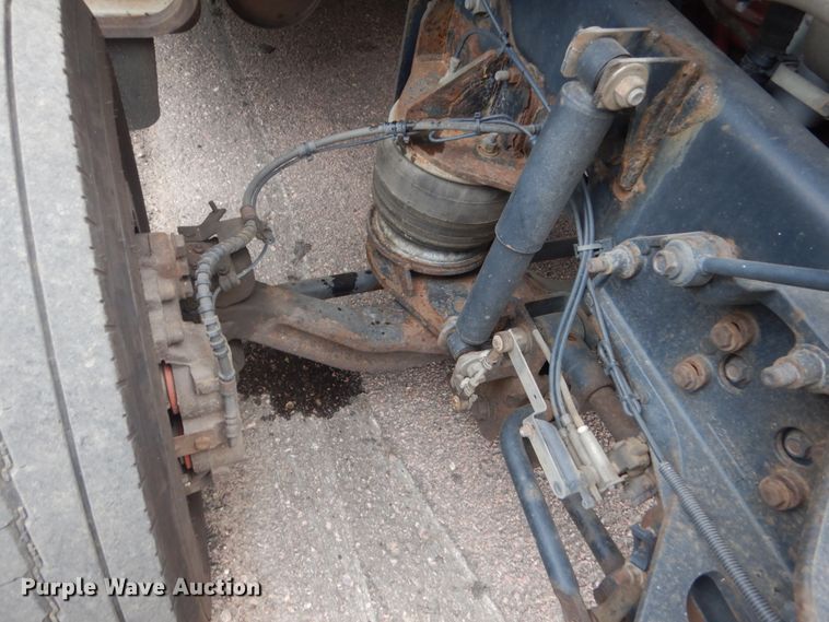 image for item HI9979 2010 Ford F650 Super Duty  shuttle bus