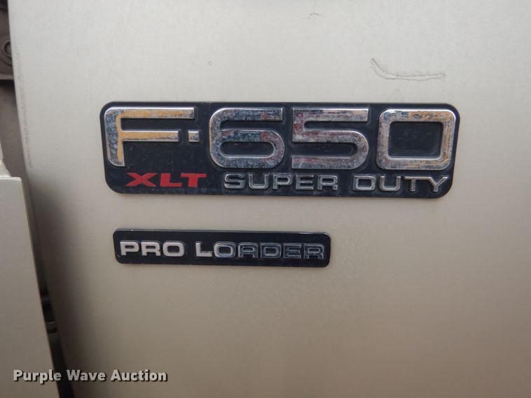 image for item HI9979 2010 Ford F650 Super Duty  shuttle bus