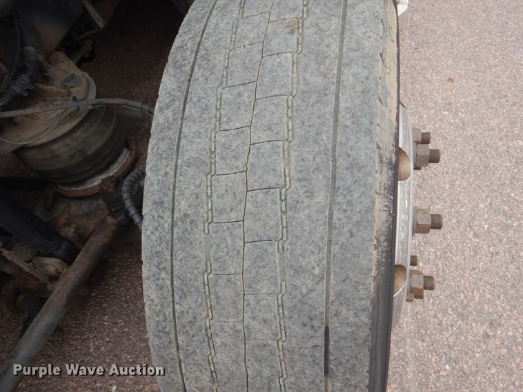 image for item HI9979 2010 Ford F650 Super Duty  shuttle bus