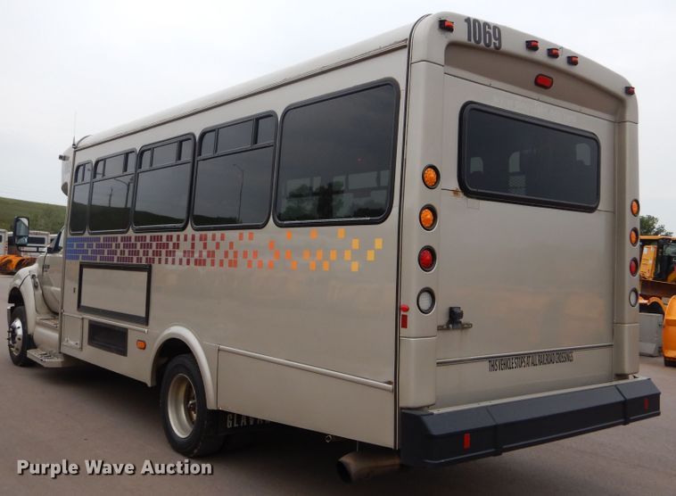 image for item HI9980 2010 Ford F650  shuttle bus