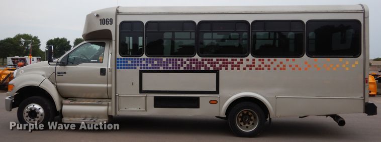 image for item HI9980 2010 Ford F650  shuttle bus