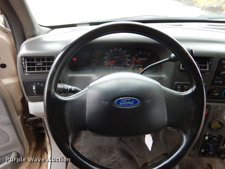 image for item HI9980 2010 Ford F650  shuttle bus