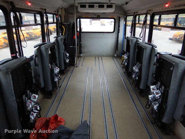 image for item HI9980 2010 Ford F650  shuttle bus