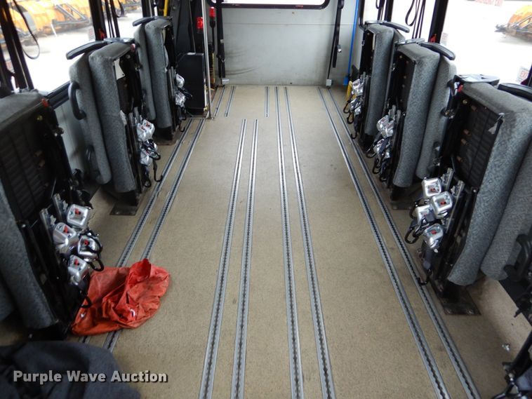 image for item HI9980 2010 Ford F650  shuttle bus