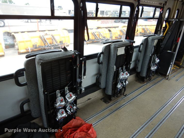 image for item HI9980 2010 Ford F650  shuttle bus