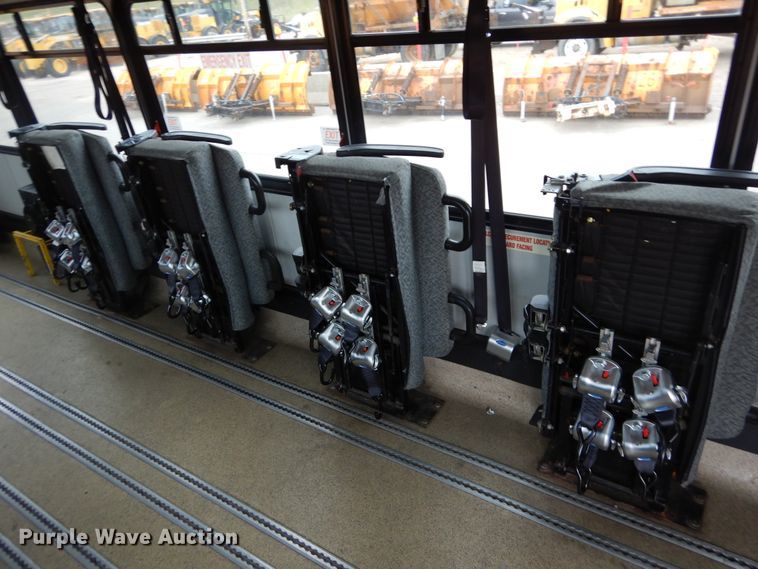 image for item HI9980 2010 Ford F650  shuttle bus