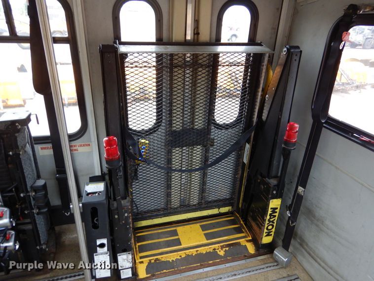 image for item HI9980 2010 Ford F650  shuttle bus