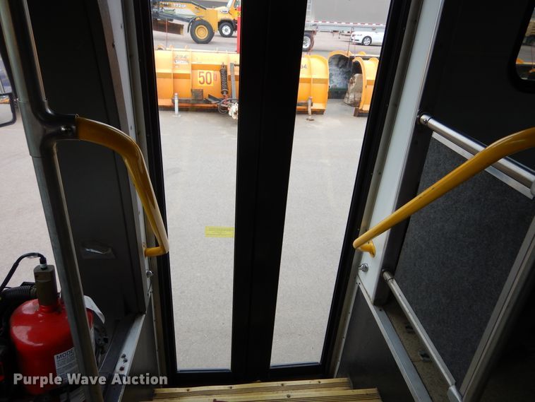 image for item HI9980 2010 Ford F650  shuttle bus