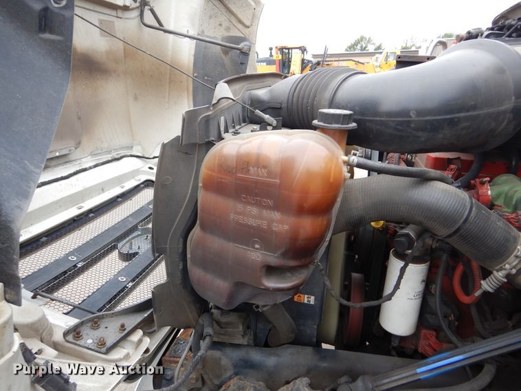 image for item HI9980 2010 Ford F650  shuttle bus