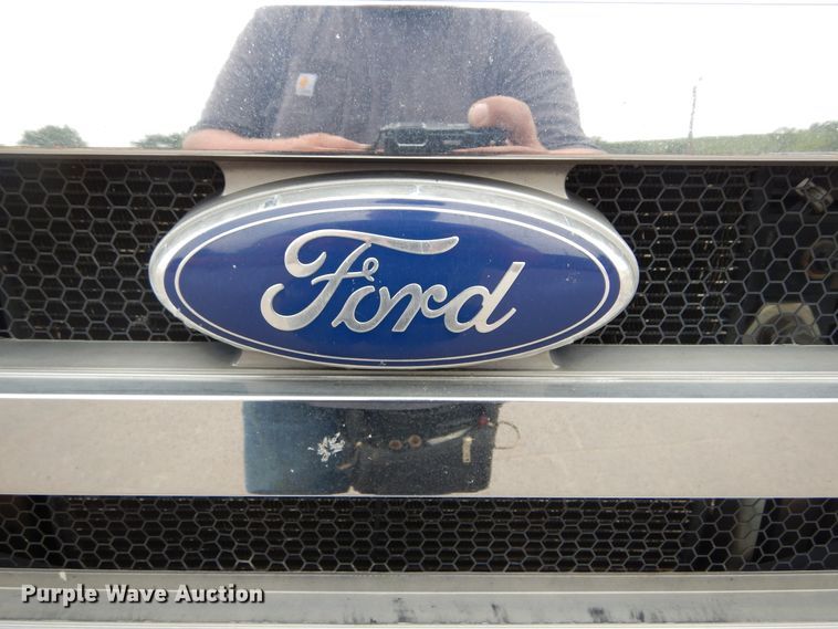 image for item HI9980 2010 Ford F650  shuttle bus