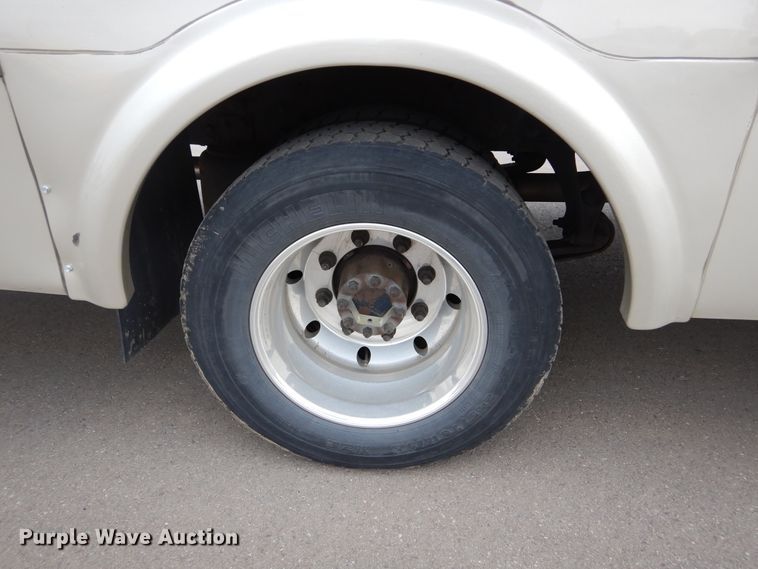 image for item HI9980 2010 Ford F650  shuttle bus