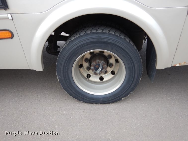 image for item HI9980 2010 Ford F650  shuttle bus