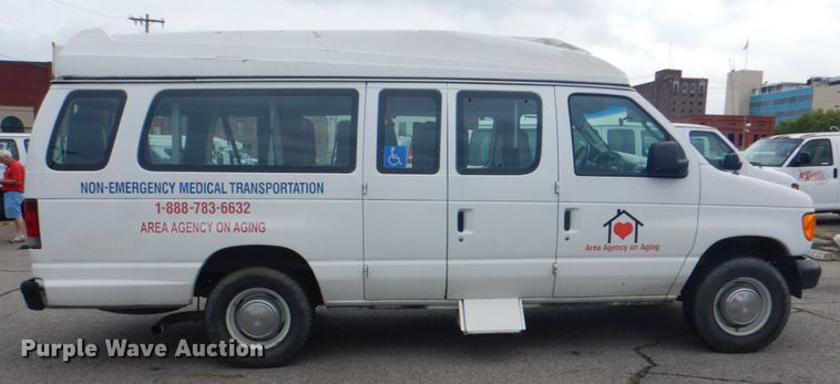 image for item ID9076 2006 Ford E350 Super Duty XL  van