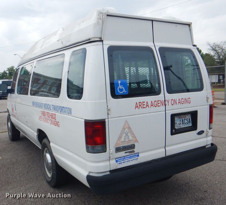 image for item ID9076 2006 Ford E350 Super Duty XL  van