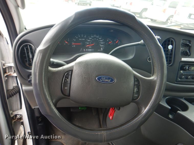 image for item ID9076 2006 Ford E350 Super Duty XL  van