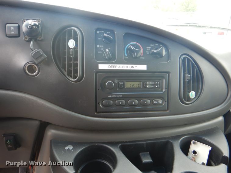 image for item ID9076 2006 Ford E350 Super Duty XL  van