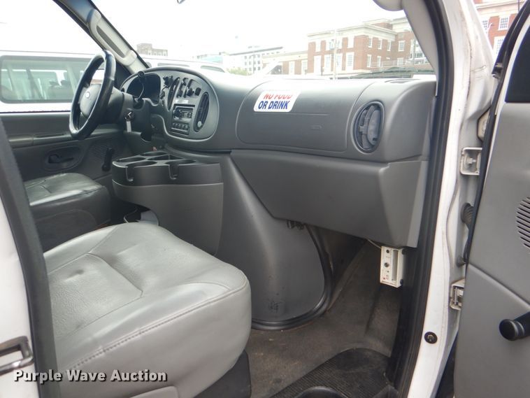 image for item ID9076 2006 Ford E350 Super Duty XL  van