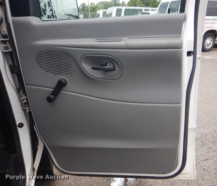 image for item ID9076 2006 Ford E350 Super Duty XL  van
