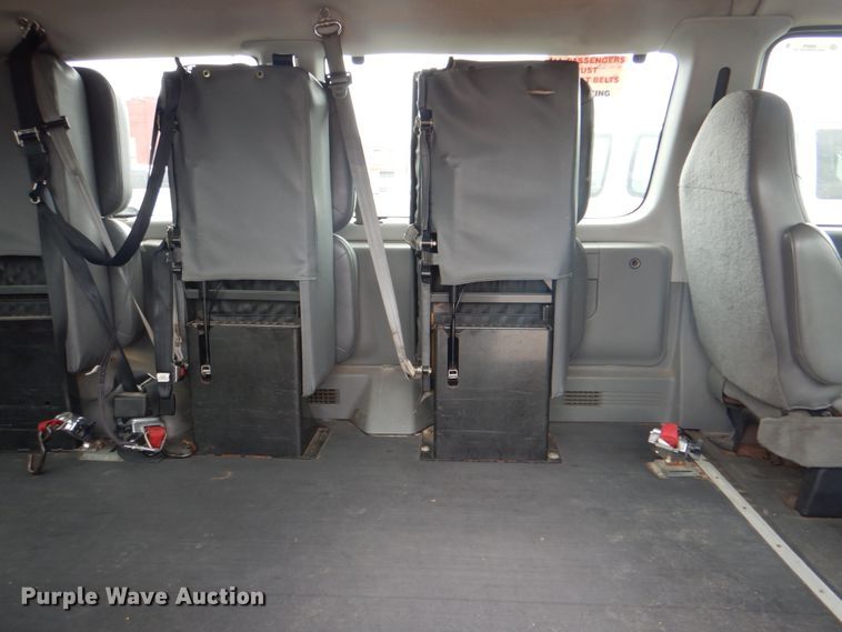 image for item ID9076 2006 Ford E350 Super Duty XL  van