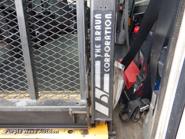 image for item ID9076 2006 Ford E350 Super Duty XL  van