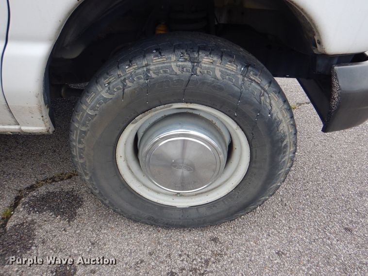 image for item ID9076 2006 Ford E350 Super Duty XL  van