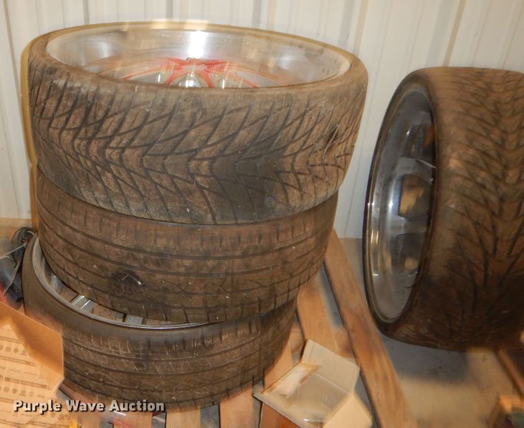 image for item IJ9409 Tires and wheels