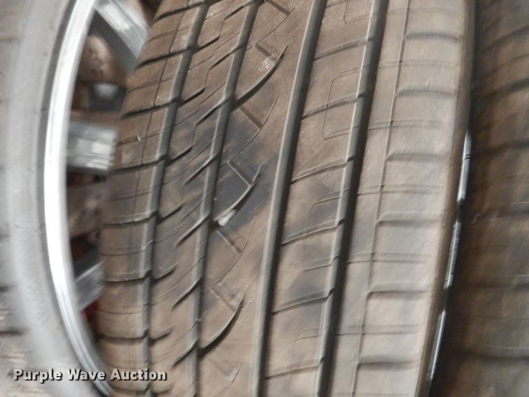 image for item IJ9409 Tires and wheels