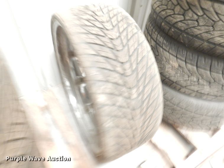 image for item IJ9409 Tires and wheels