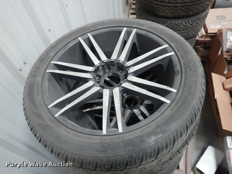 image for item IJ9409 Tires and wheels