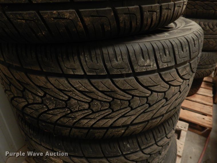 image for item IJ9409 Tires and wheels