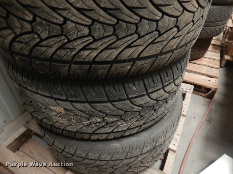 image for item IJ9409 Tires and wheels