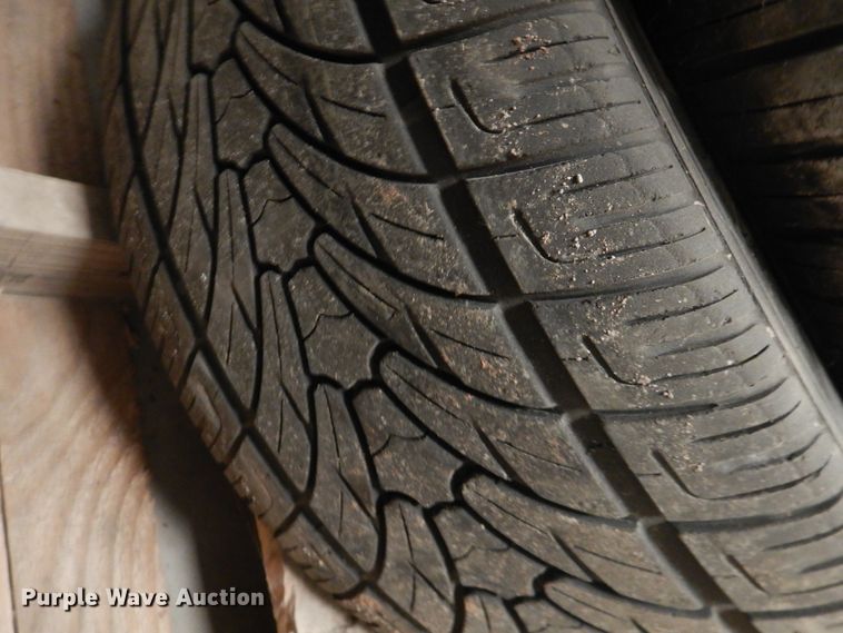 image for item IJ9409 Tires and wheels