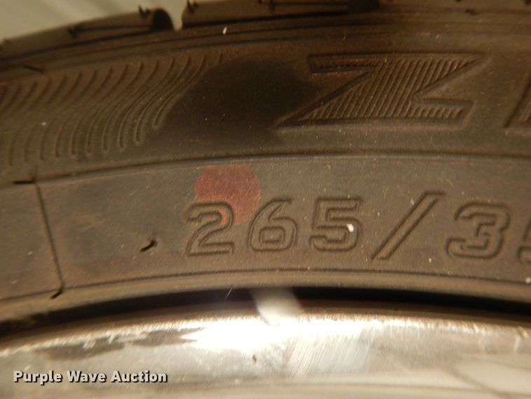 image for item IJ9409 Tires and wheels